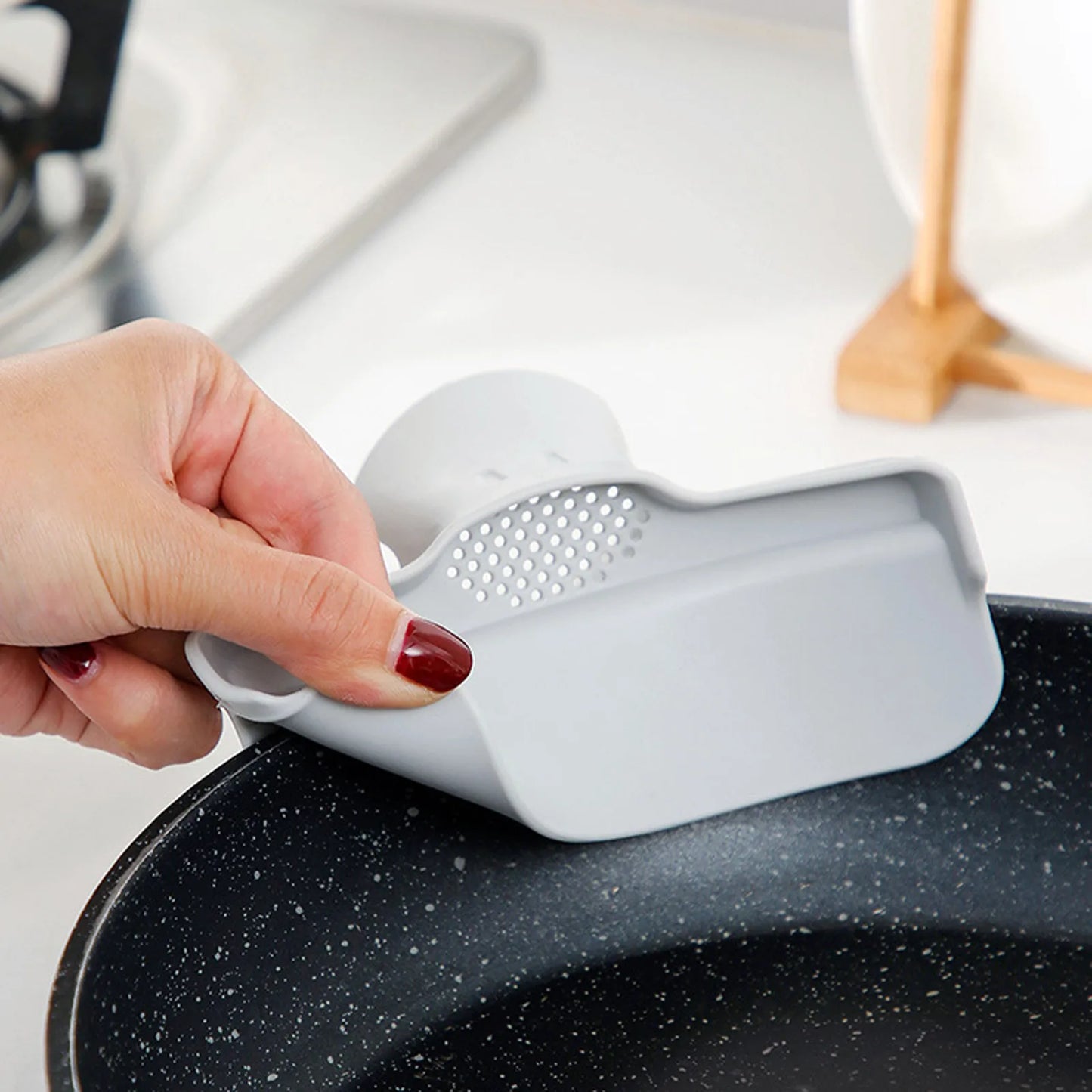 Silicone Pour Spout – Splash-Proof