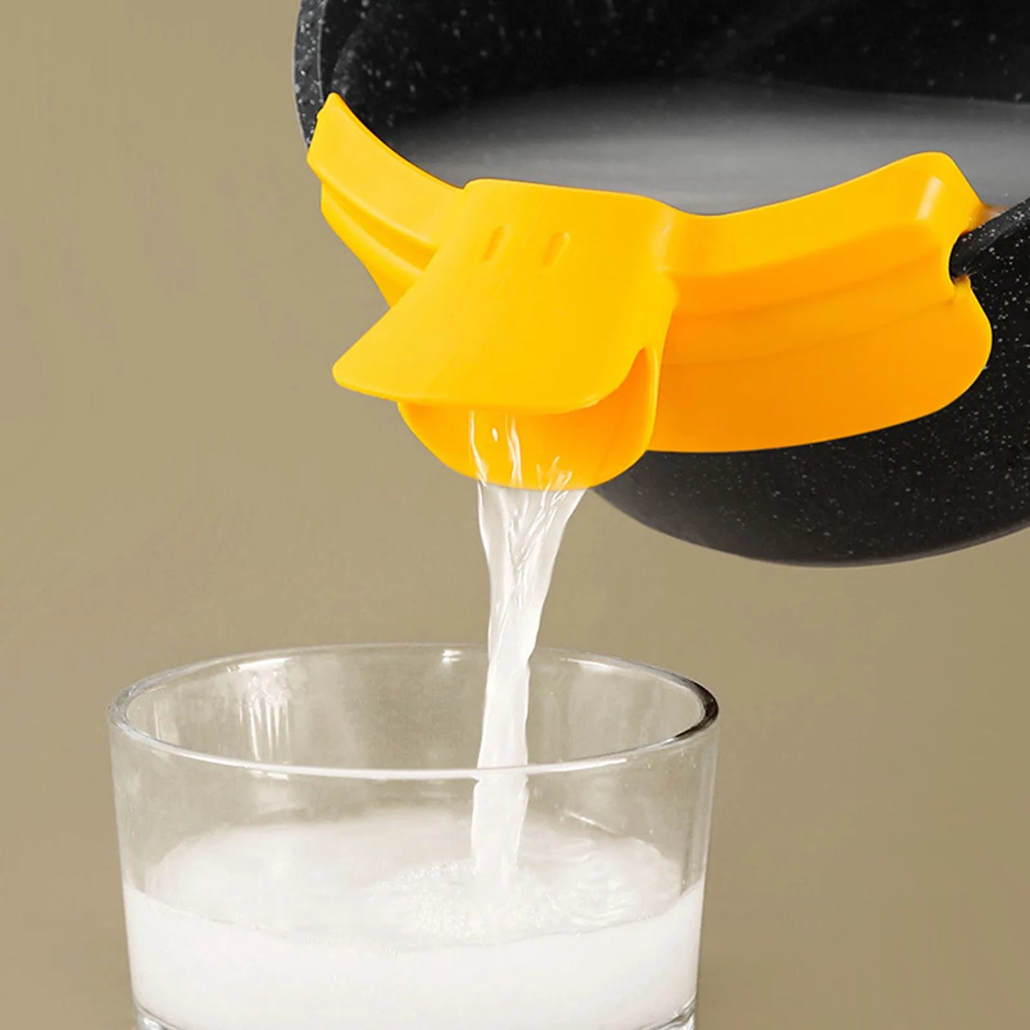 Silicone Pour Spout – Splash-Proof